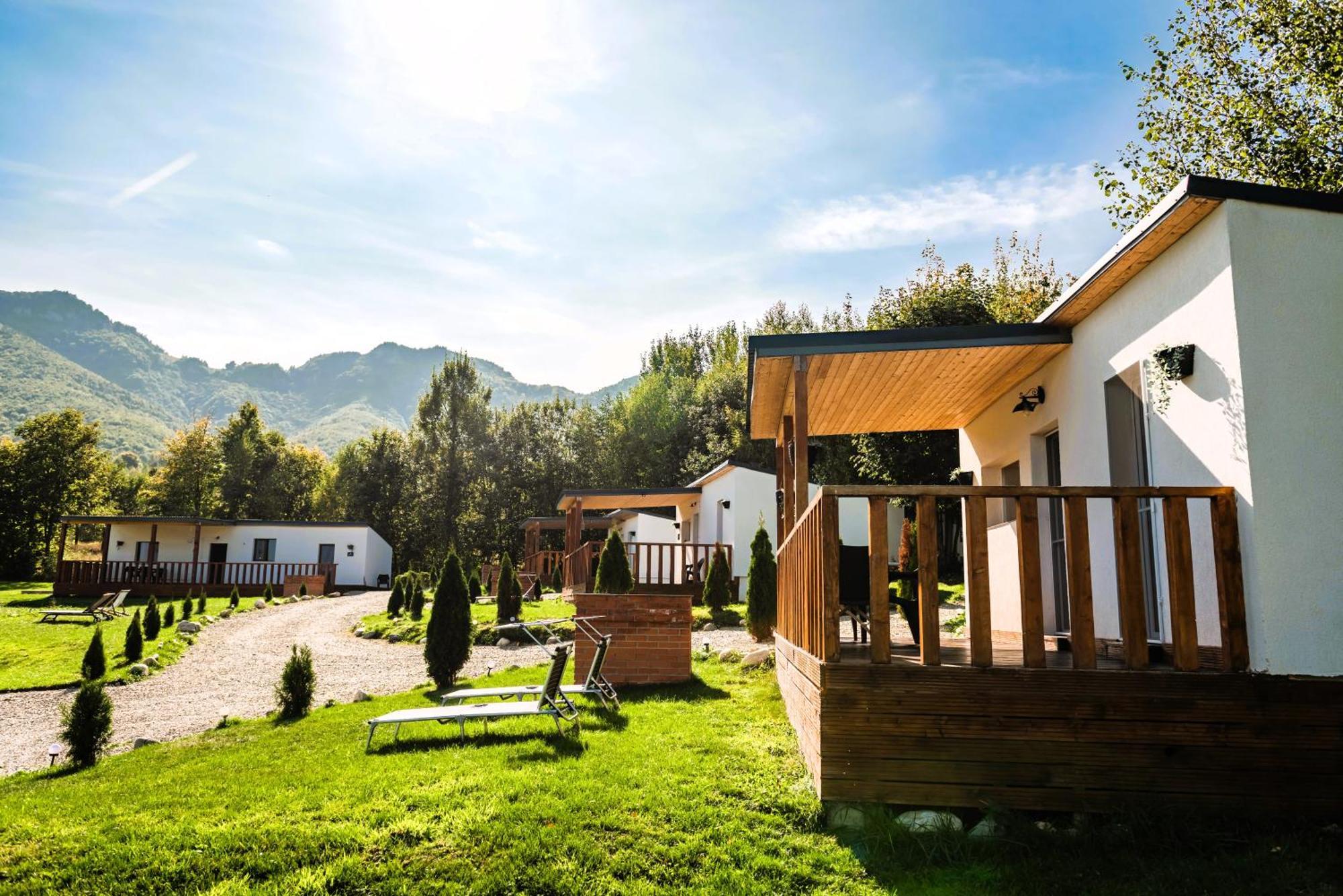Beaumont Lodges Predeluț Exterior foto