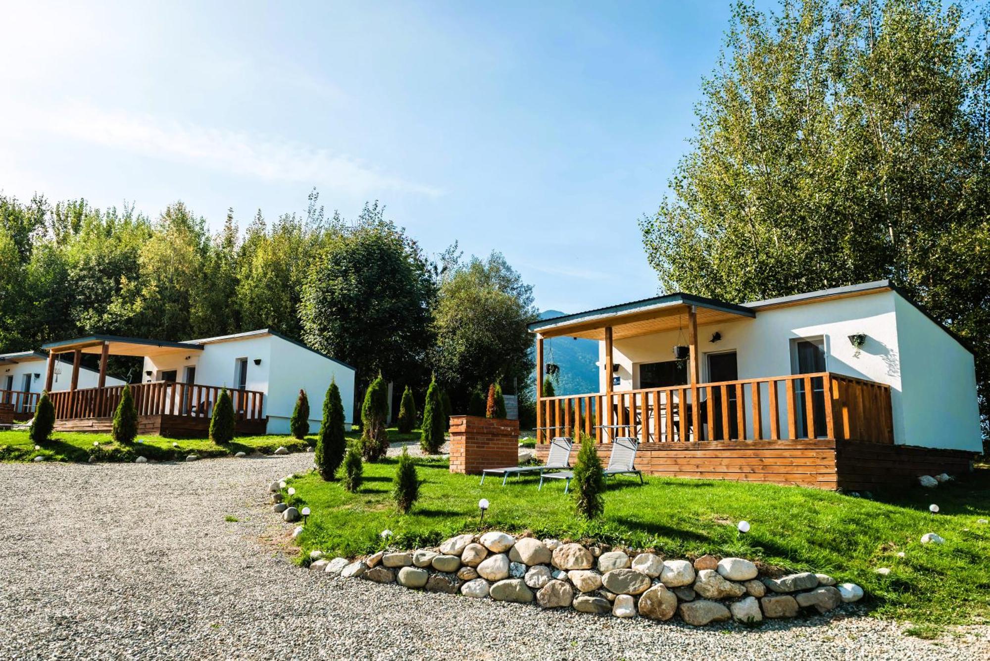 Beaumont Lodges Predeluț Exterior foto