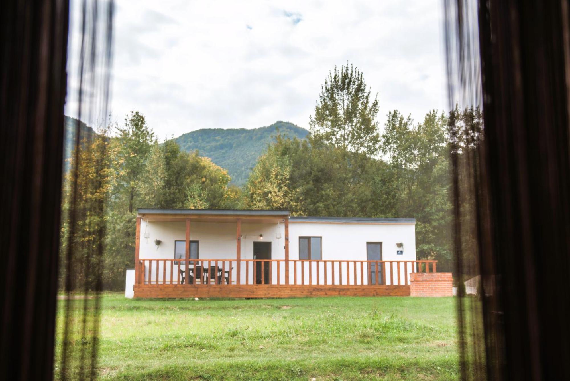 Beaumont Lodges Predeluț Exterior foto